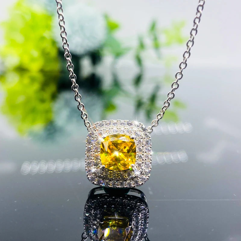 Huitan Female Luxury Fashion Pendant Necklace