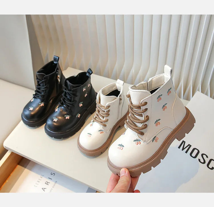 Girls’ Ankle Boots – Leather, Fashionable & Versatile