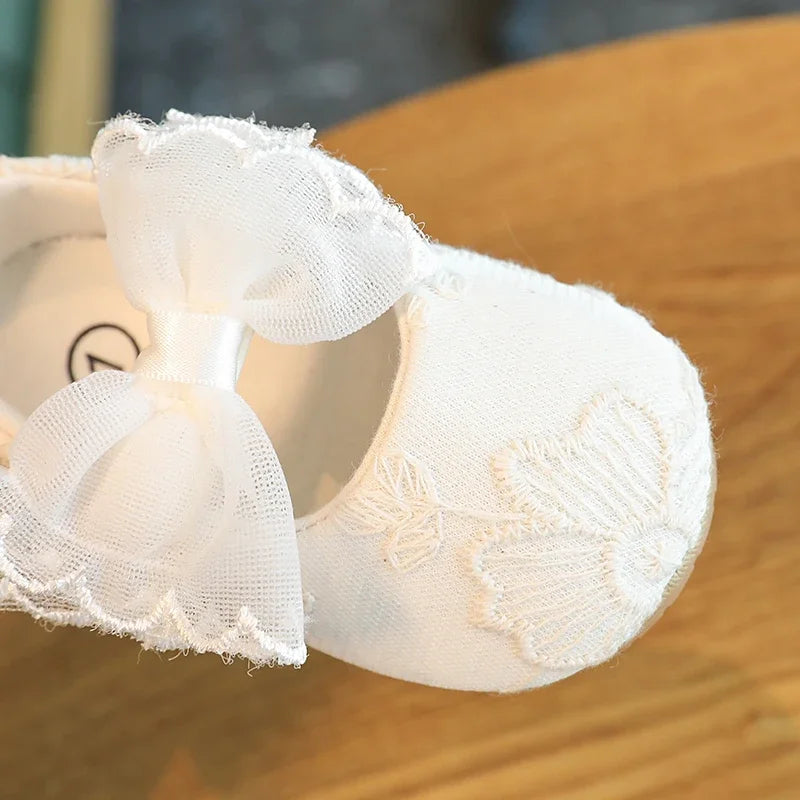 Baby Girl White Lace Moccasins – Non-Slip Princess Bow Shoes