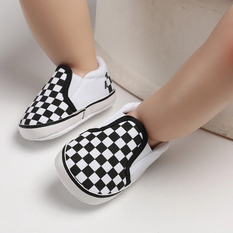 Infant Spring Sneakers (0–18M) – White Non-Slip Soft-Soled Shoes
