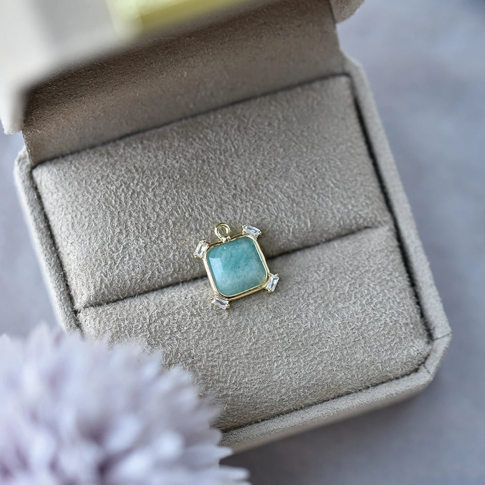 Itsmos Natural Labradorite Square Windmill Pendant