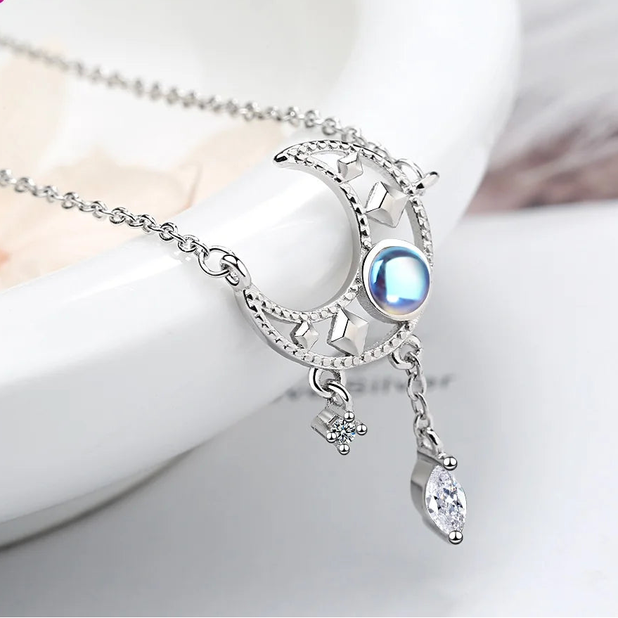 Pretty 925 Sterling Silver Moon