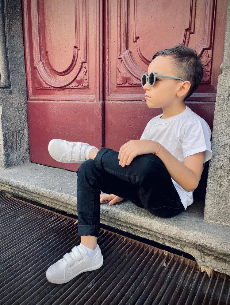 Kids Barefoot Sneakers – Lightweight Wide-Toe Hook & Loop Shoes