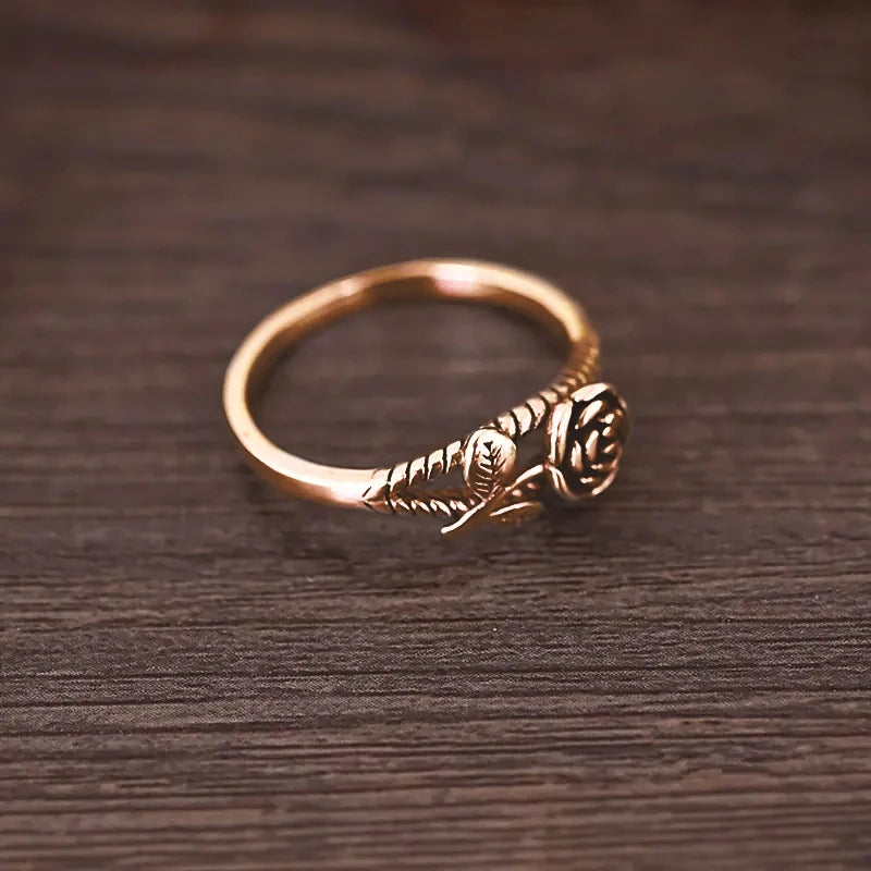 Huitan Vintage Rose Rings Women Exquisite Flower Shaped Metal Rings Daily Wear Aesthetic Accessories Party Ancient Retro Jewelry