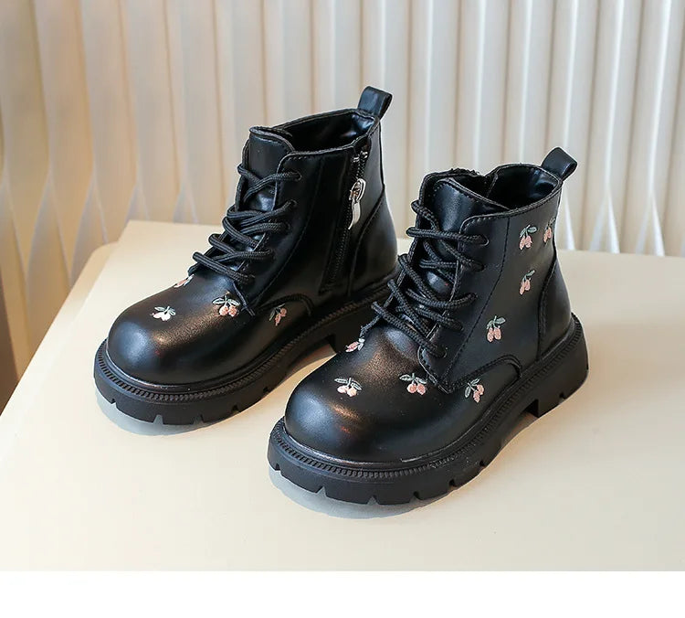 Girls’ Ankle Boots – Leather, Fashionable & Versatile