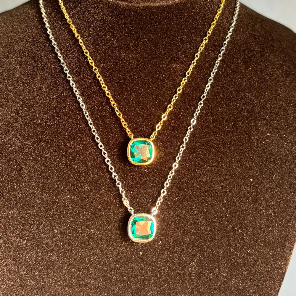 Luxury Retro Emerald Green Oval Square