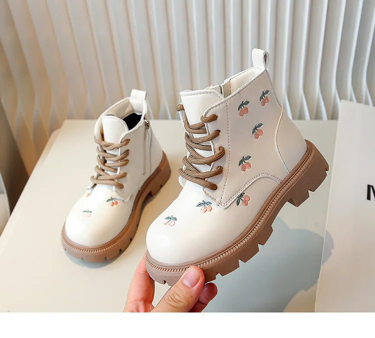 Girls’ Ankle Boots – Leather, Fashionable & Versatile
