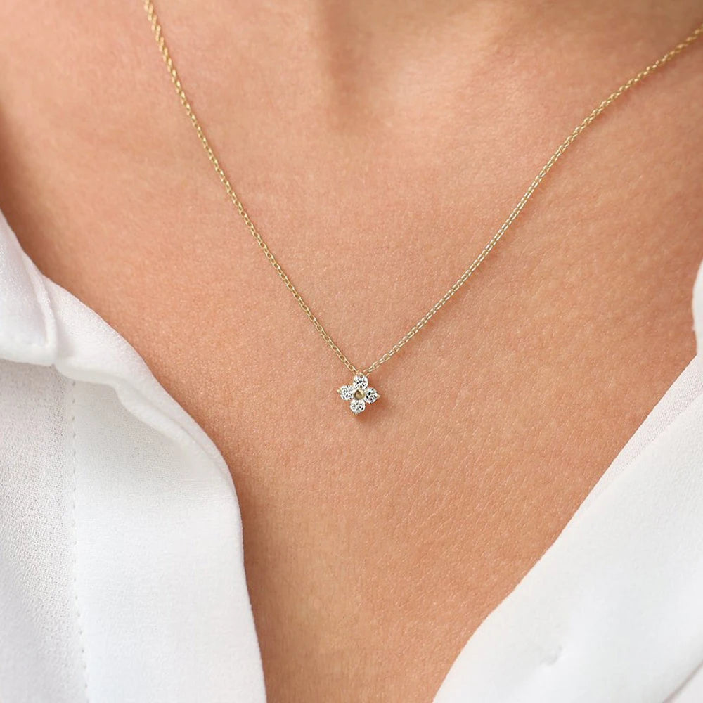 Tiny Flower Zircon Necklace