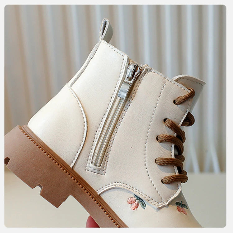Girls’ Ankle Boots – Leather, Fashionable & Versatile