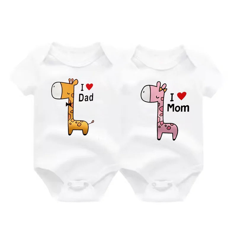 Cute Baby Giraffe Onesie – Papa Mama Print (0–12M)