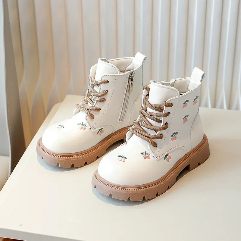 Girls’ Ankle Boots – Leather, Fashionable & Versatile