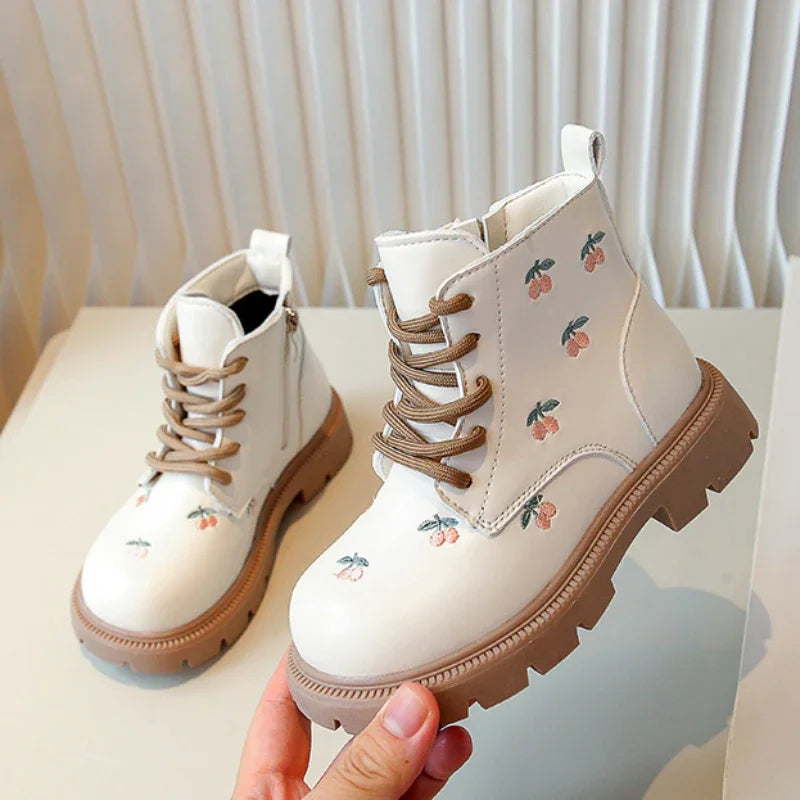Girls’ Ankle Boots – Leather, Fashionable & Versatile