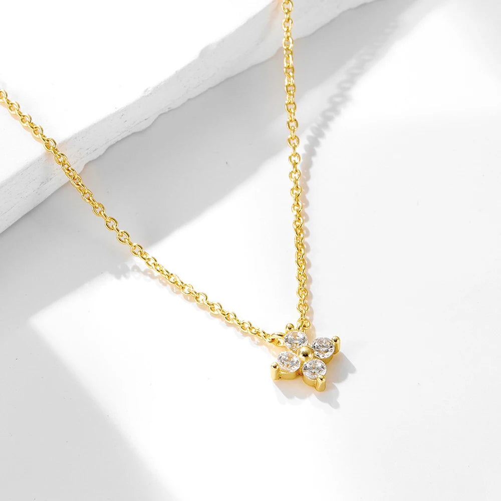 Tiny Flower Zircon Necklace