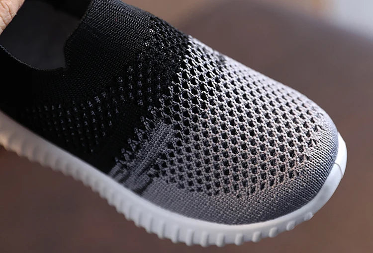 Kids’ Running Sneakers – Breathable, Anti-Slip, Soft-Soled