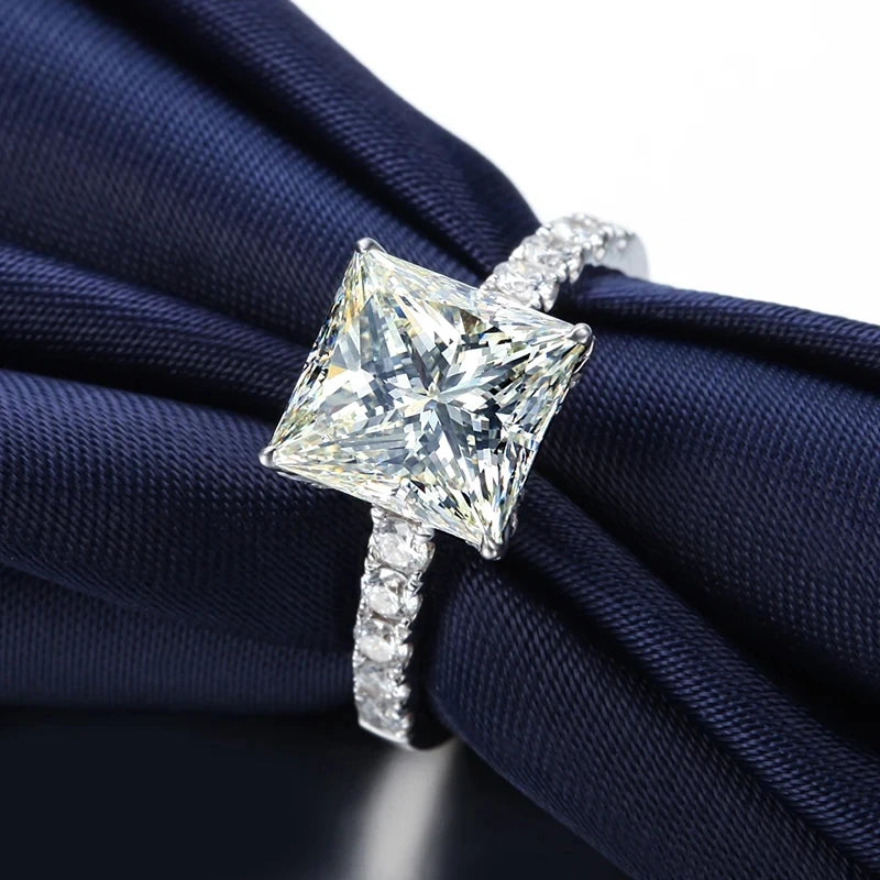 Zirconia White Gold Drop Ring