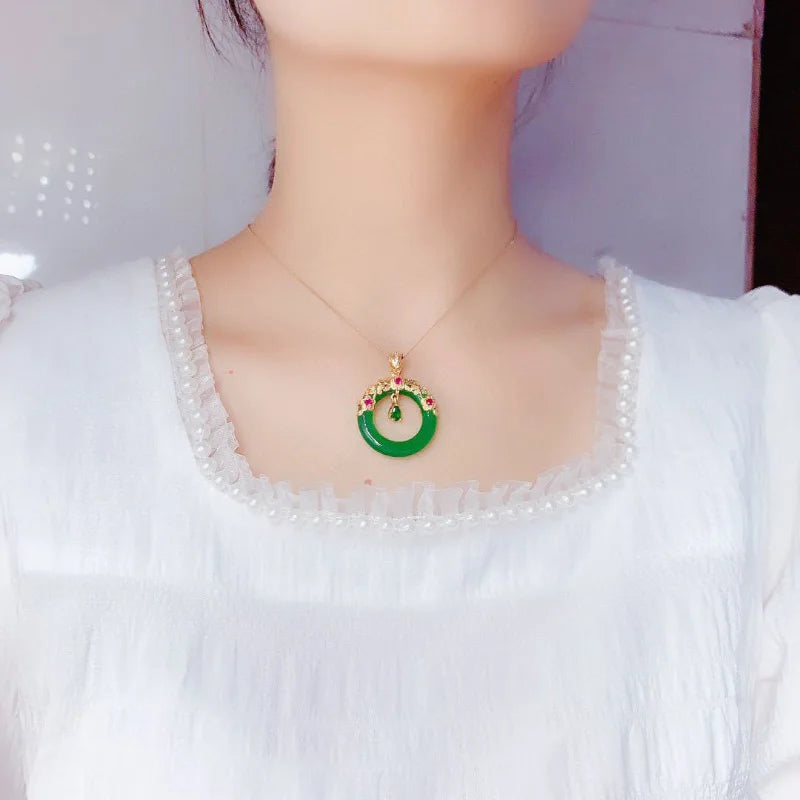 Classic luxury natural Hetian jasper pendant