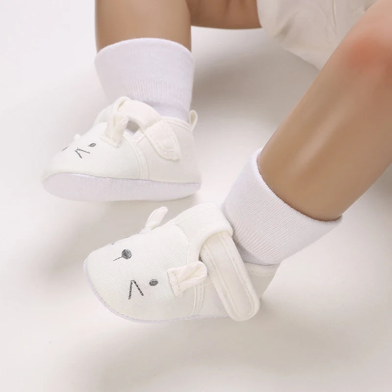 Infant Spring Sneakers (0–18M) – White Non-Slip Soft-Soled Shoes
