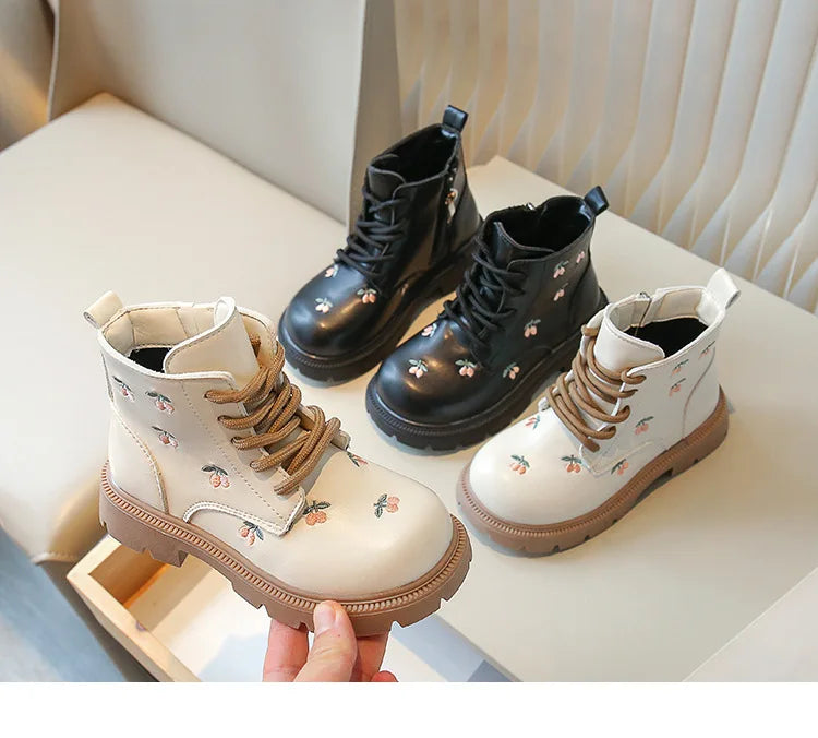Girls’ Ankle Boots – Leather, Fashionable & Versatile