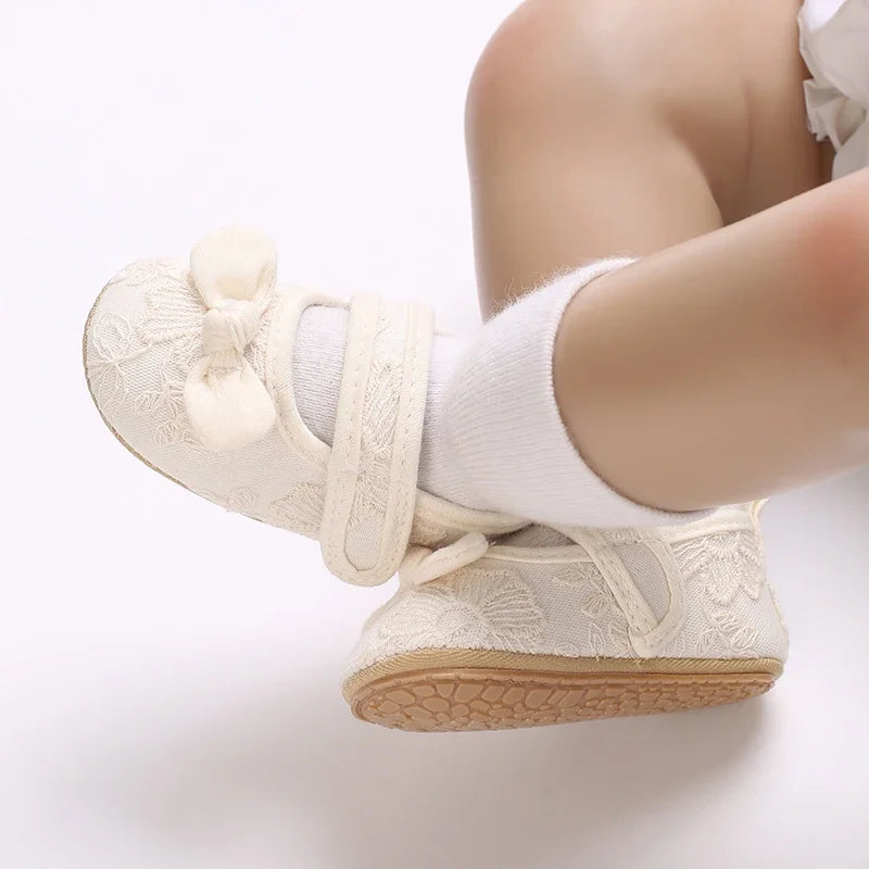 Baby Girl White Lace Moccasins – Non-Slip Princess Bow Shoes