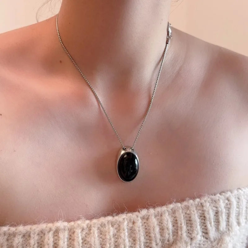 Minar Retro Black Brown Oval Natural