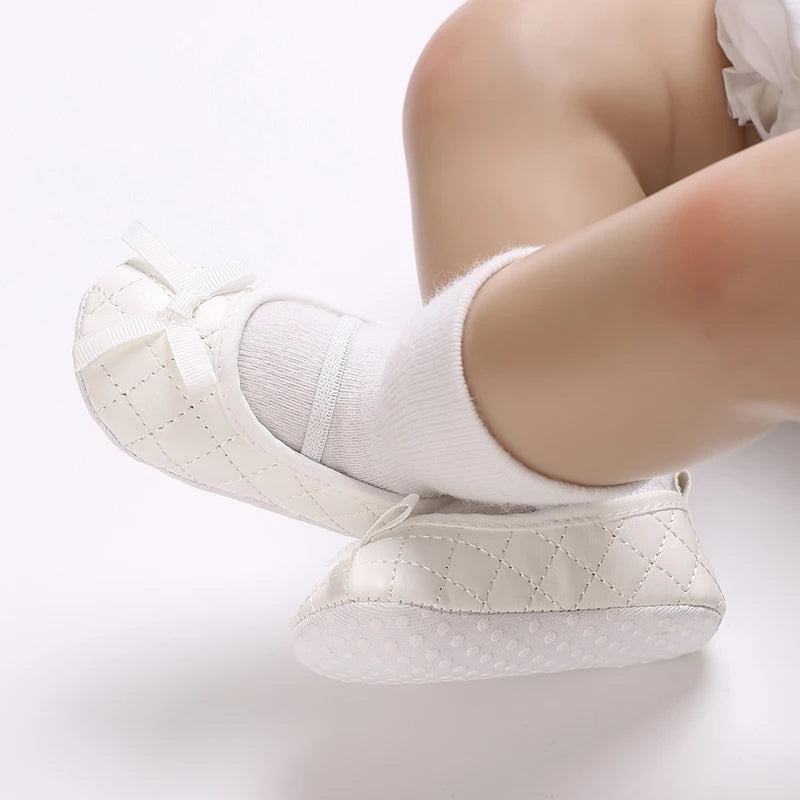 Baby Shoes (0–18M) – Plush Soft Bow Casual Sneakers