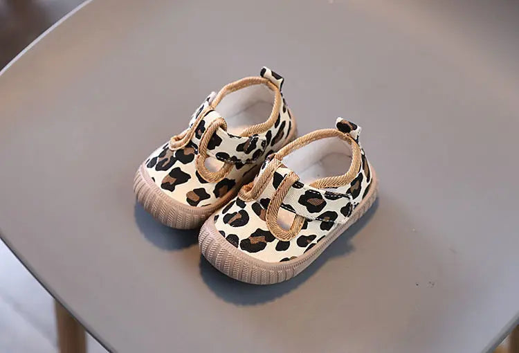 Kids’ Canvas Sneakers – Korean Cartoon Bear First Walkers