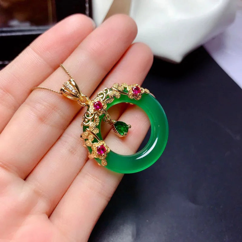 Classic luxury natural Hetian jasper pendant