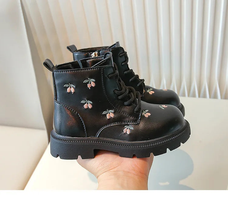 Girls’ Ankle Boots – Leather, Fashionable & Versatile