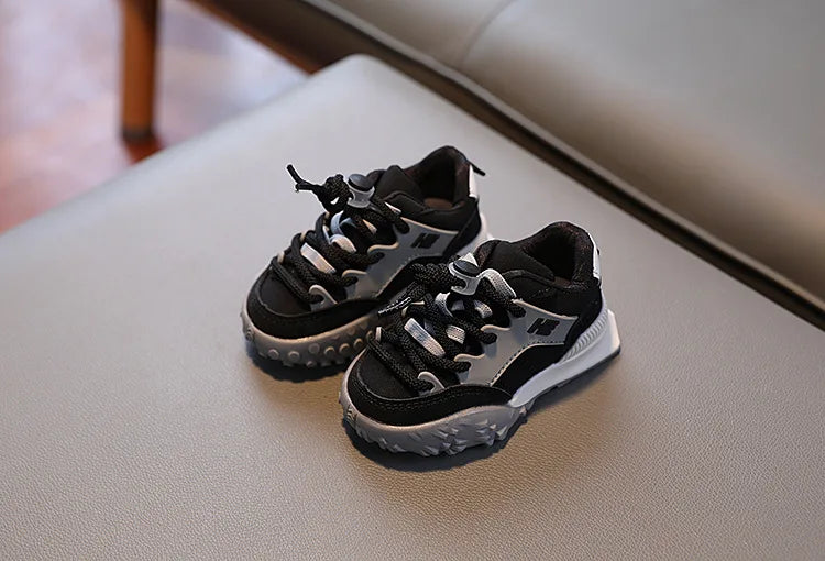 Kids’ Mesh Sneakers – Breathable, Casual Running Shoes (21–36)