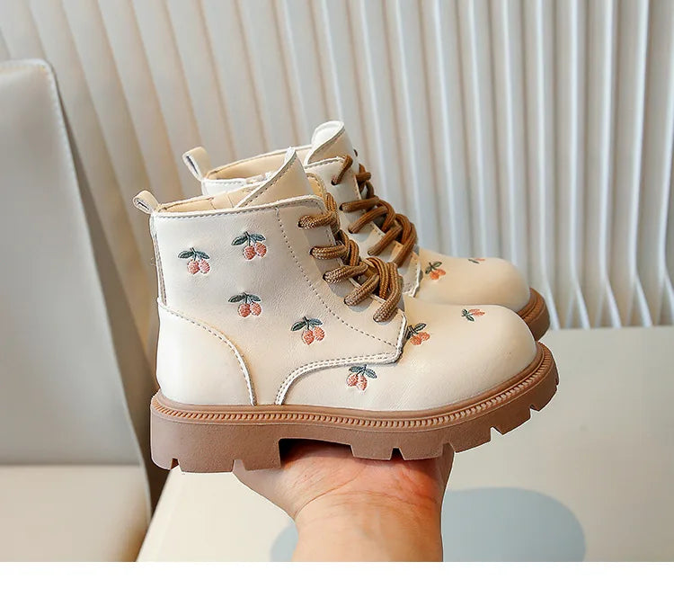 Girls’ Ankle Boots – Leather, Fashionable & Versatile