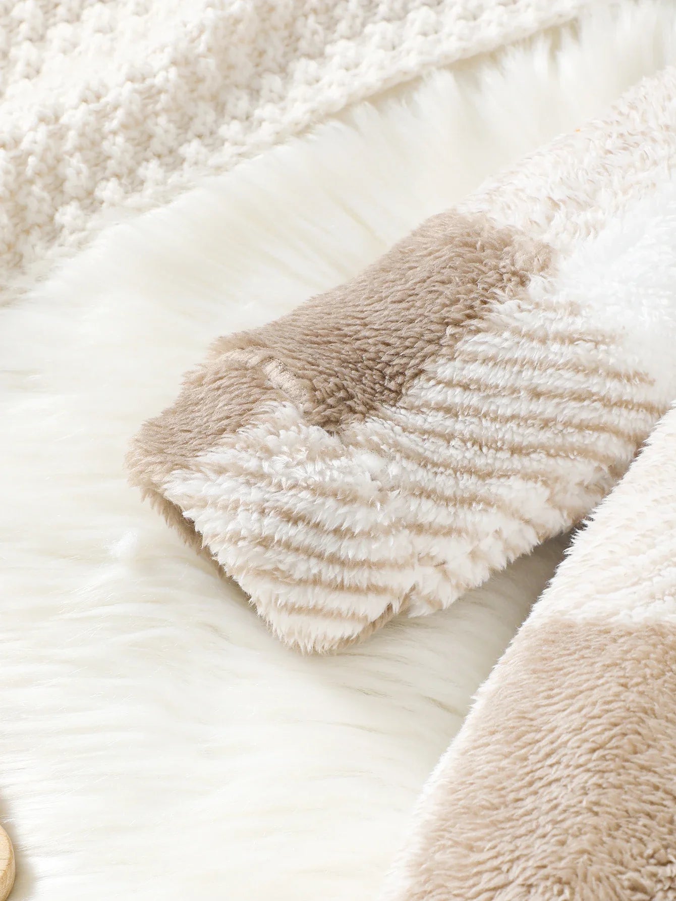 Baby Plaid Romper – Hooded Long Sleeve (3–24M)