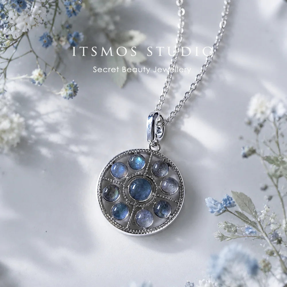 ITSMOS Mystical Labradorite Compass Pendant