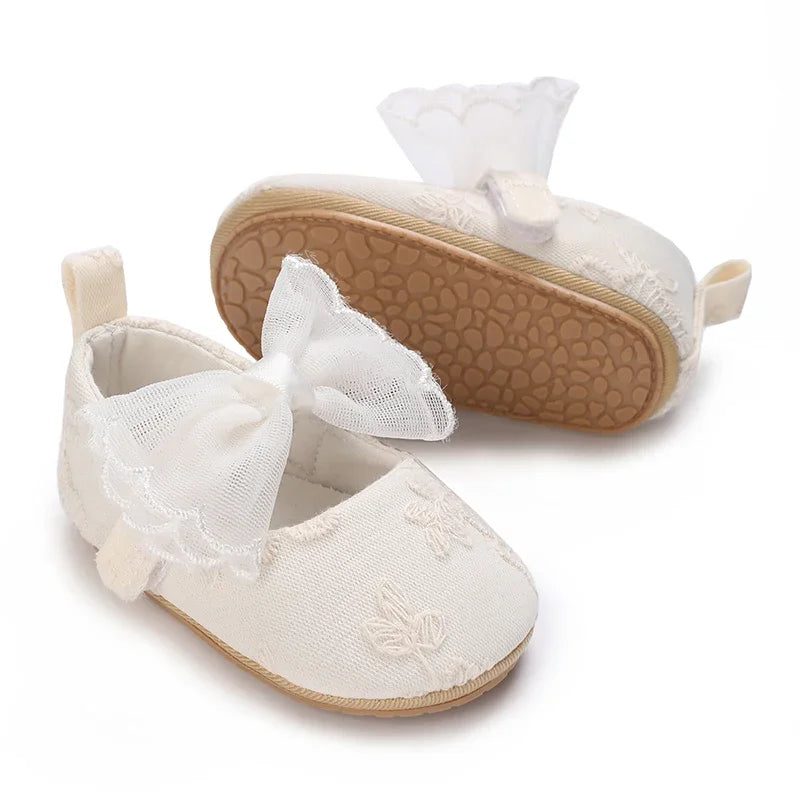 Baby Girl White Lace Moccasins – Non-Slip Princess Bow Shoes