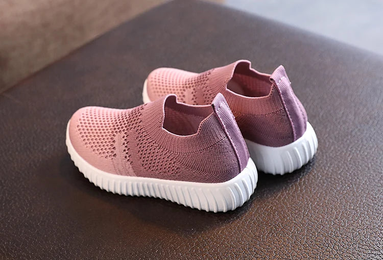 Kids’ Running Sneakers – Breathable, Anti-Slip, Soft-Soled