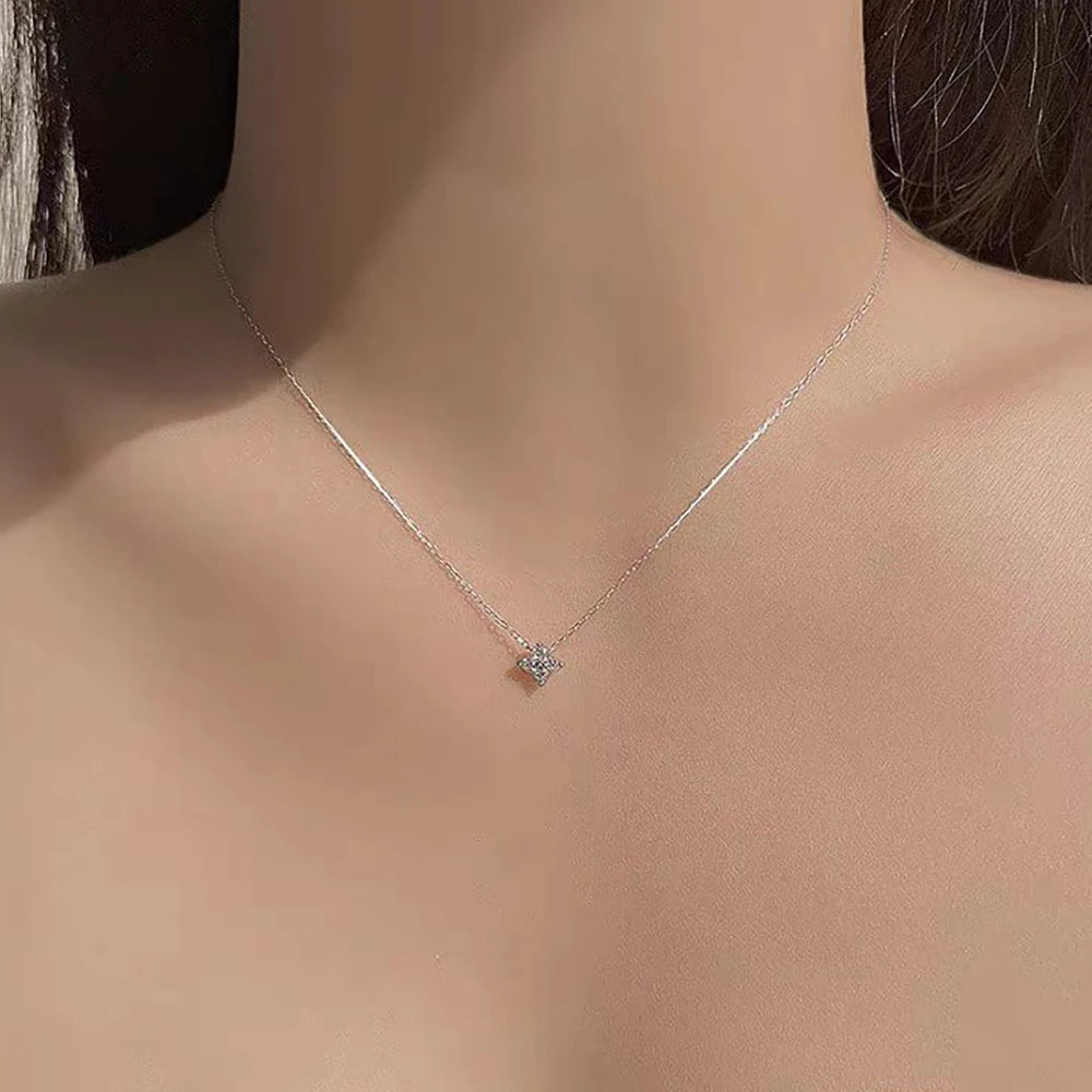 Tiny Flower Zircon Necklace