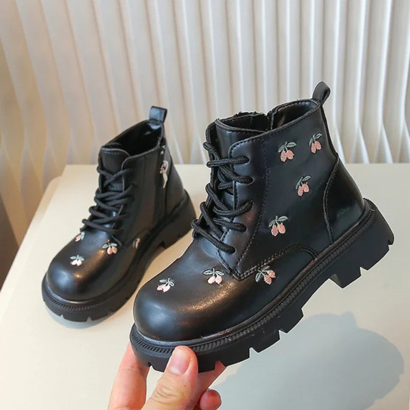 Girls’ Ankle Boots – Leather, Fashionable & Versatile