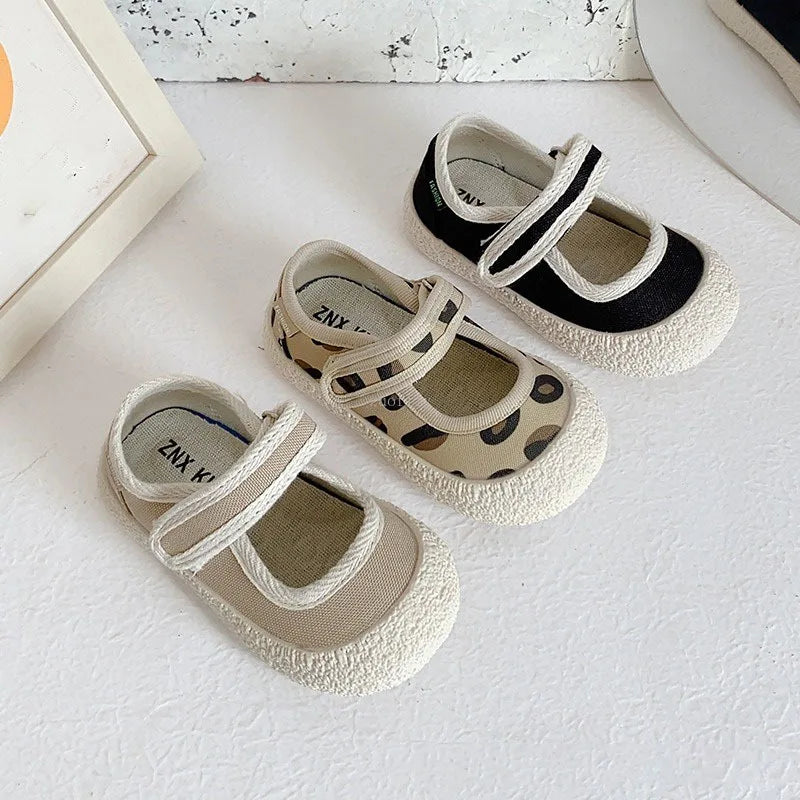 Kids’ Canvas Shoes – Soft, Breathable, Anti-Slip Sneakers