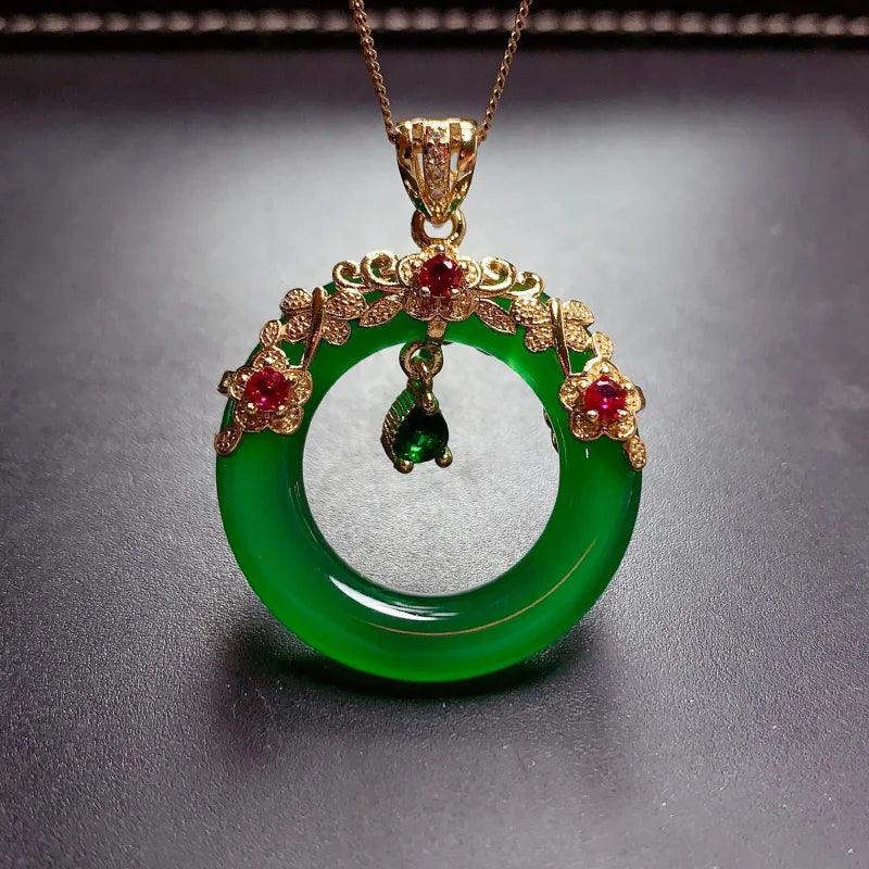 Classic luxury natural Hetian jasper pendant