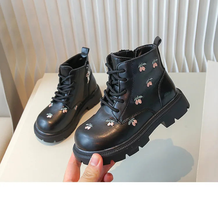 Girls’ Ankle Boots – Leather, Fashionable & Versatile