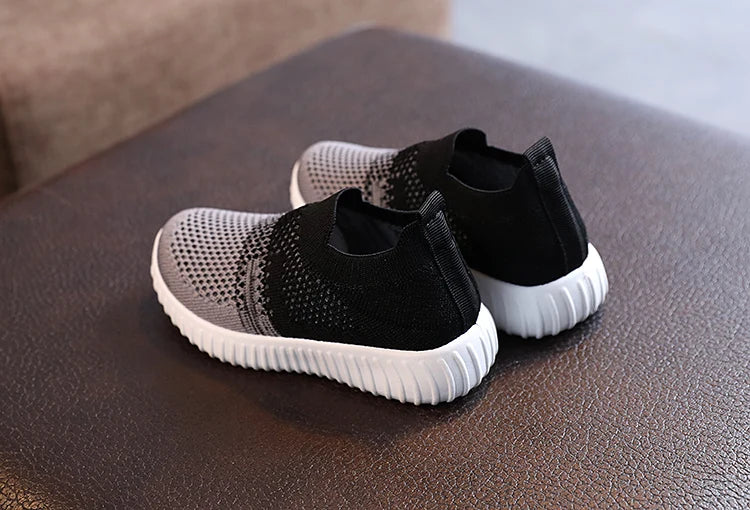 Kids’ Running Sneakers – Breathable, Anti-Slip, Soft-Soled